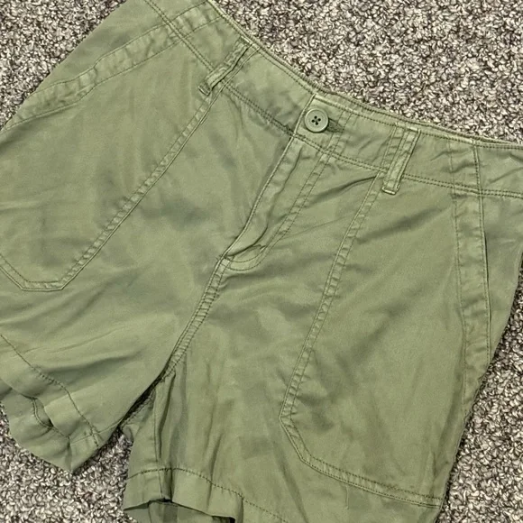 Social Standard by Sanctuary Casual Olive Women's Cargo Shorts - Picture 3 of 6